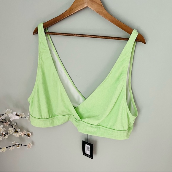 Pretty Little Things Lime Textured Bikini Top NWT Size 26 (US) - Picture 7 of 7